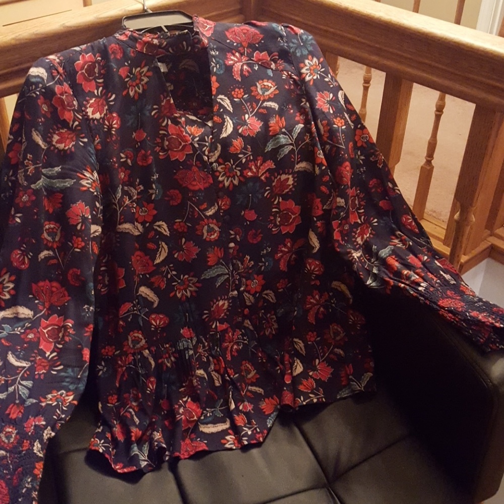 WILLIAM RAST Blouse Med. - Picture 2 of 4